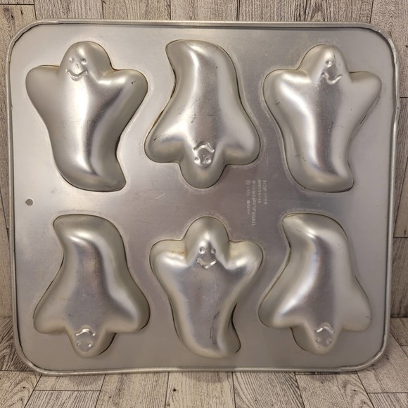 Wilton Mini Ghost Cake Pan 1991 Halloween Baking Mold - Picture 2 of 9
